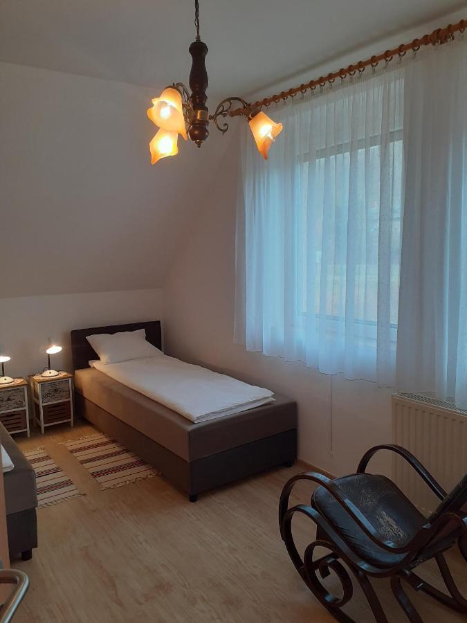 Pacsirta Vendeghaz Hotel Egerszalók Exterior foto