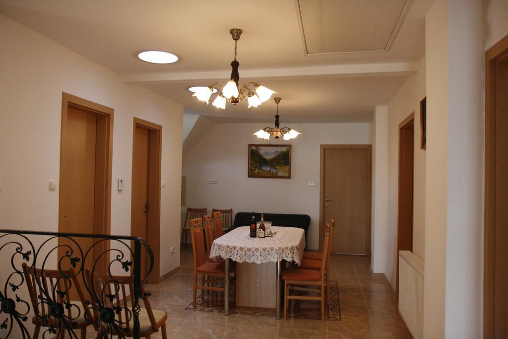 Pacsirta Vendeghaz Hotel Egerszalók Exterior foto