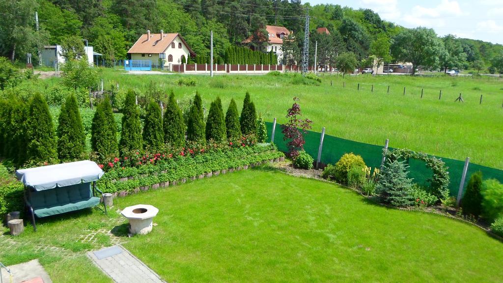 Pacsirta Vendeghaz Hotel Egerszalók Exterior foto